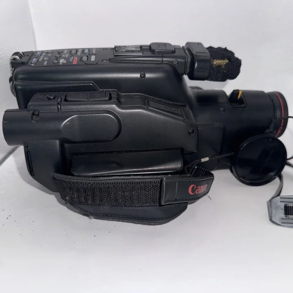 Canon E250A Camcorder Canovision plus extras in Case, w/battery&charger UNTESTED